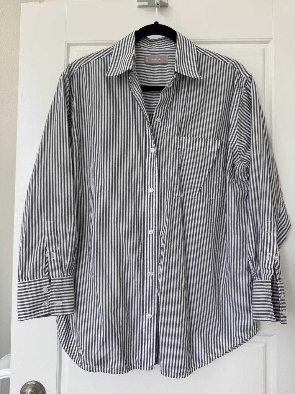 Everlane Must-have button-down shirt in silky cotton